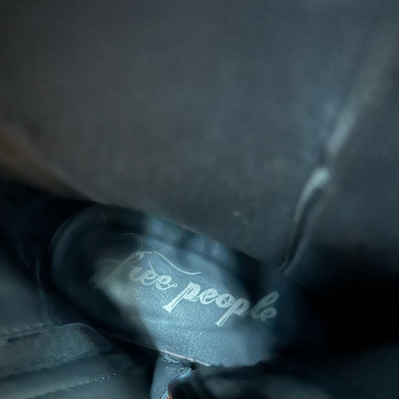 Free People 🆕 Brooks Chelsea Gray/Tan Suede Lug Sole Boots Size 37/7 - Picture 9 of 12